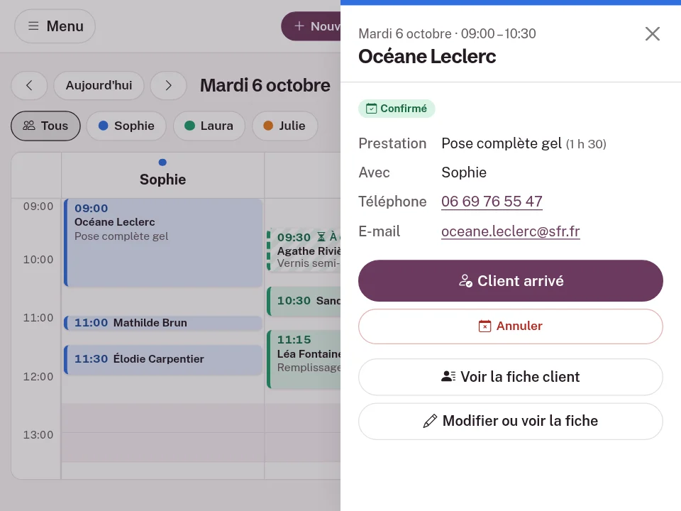 Le détail d'un rendez-vous dans le planning : prestation, horaire, client et boutons pour noter l'arrivée, le déplacer ou l'annuler.
