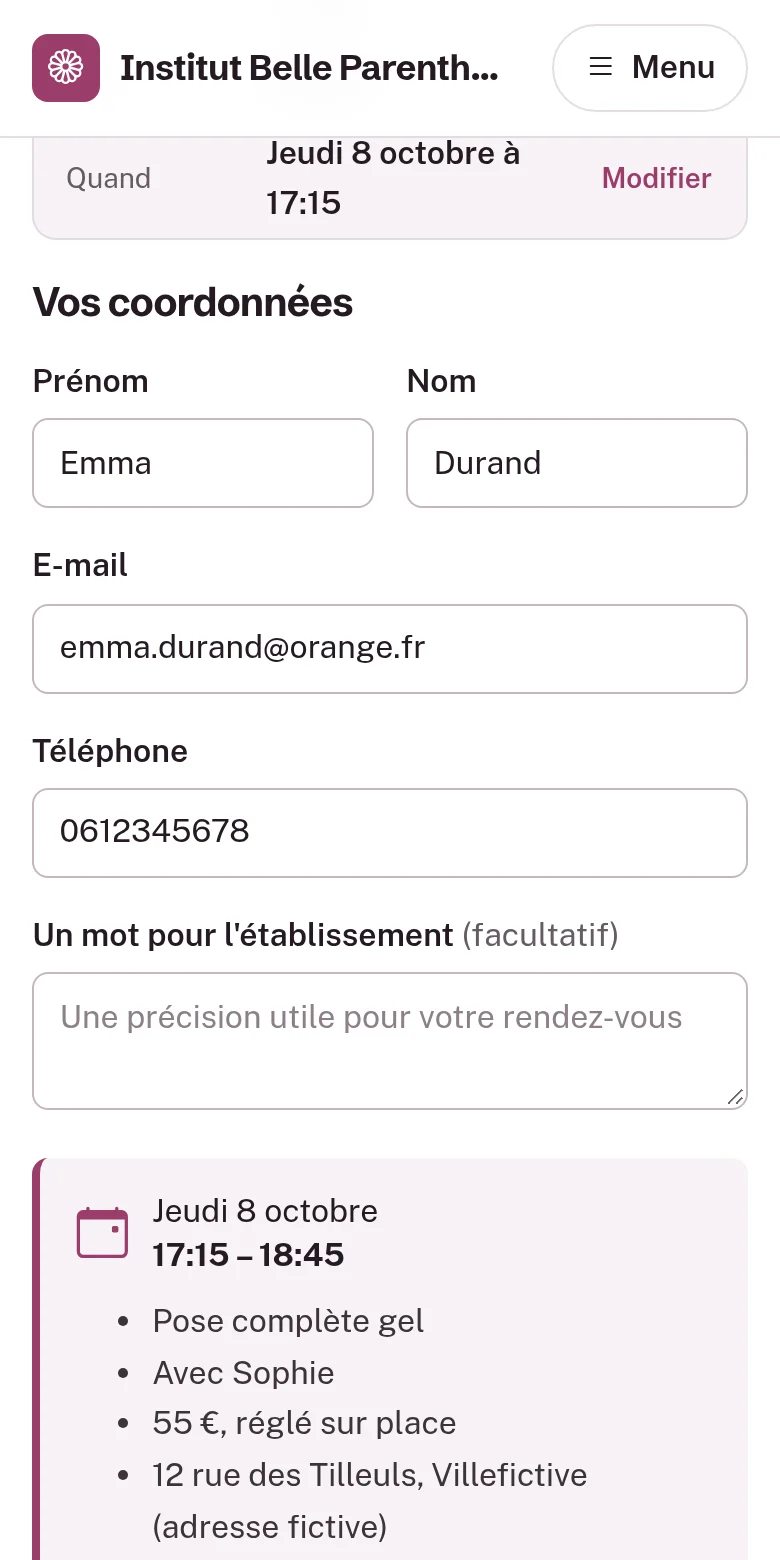 La dernière étape d'une réservation sur téléphone : le récapitulatif du rendez-vous et les coordonnées du client.