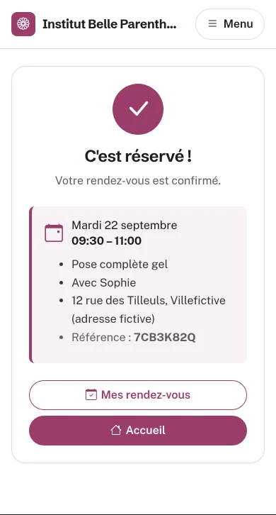 Écran C'est réservé sur un téléphone, avec le récapitulatif du rendez-vous et sa référence